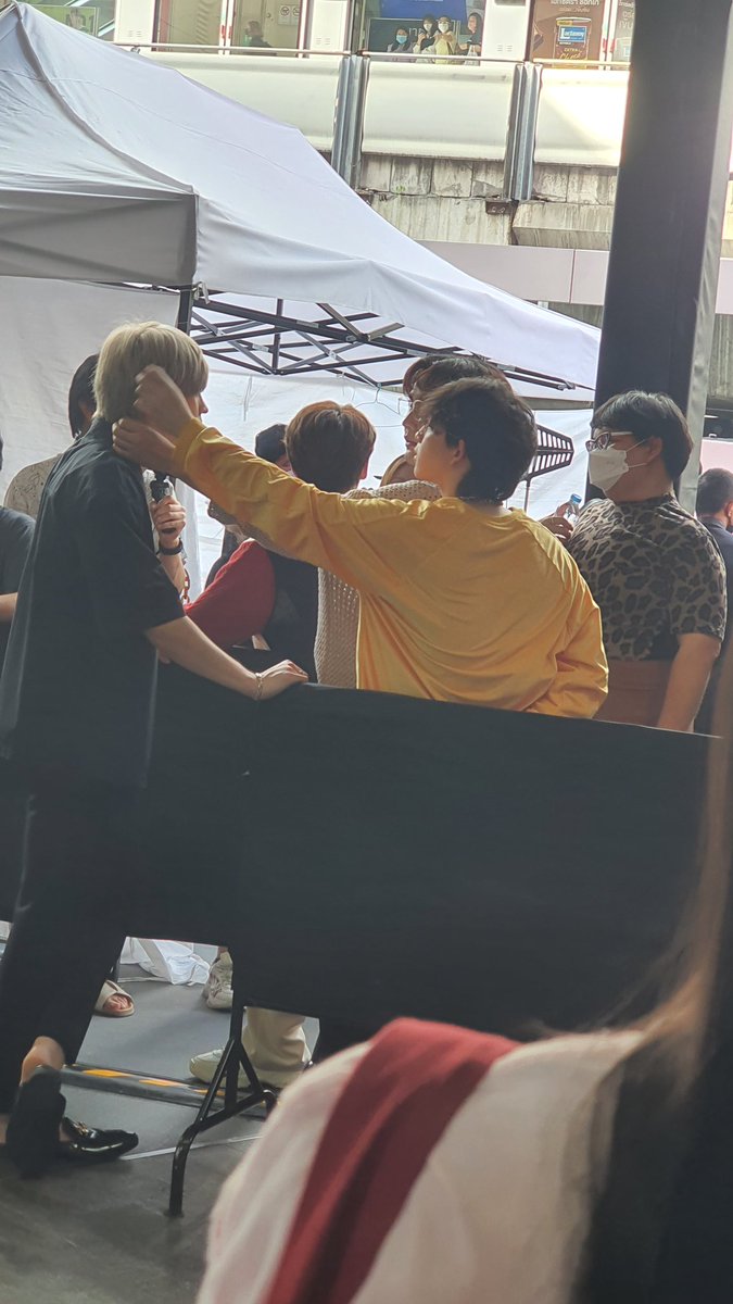 nung2101's tweet photo. โมเม้นต์นี้ที่รอคอย จะร้องไห้ อยากเห็นแบบนี้บ่อยๆ♥️♥️
#DunBas 
#ดุลบาส 
#dunromch 
#บาสเด็กอ้วนที่แท้จริง https://t.co/aRLZbeLhHs