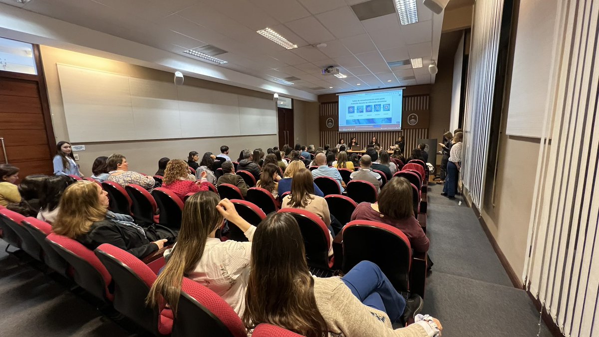 ana_perezespagn's tweet photo. AHORA | Cierre del proyecto de investigación @DEvFormativa sobre #EvaluacionFormativa y #matematica 

Docentes de todo el país 🇺🇾 contando las prácticas que han implementado, seguilo en vivo acá: https://t.co/F4cTgk4Q8l https://t.co/ZJp224oS9f