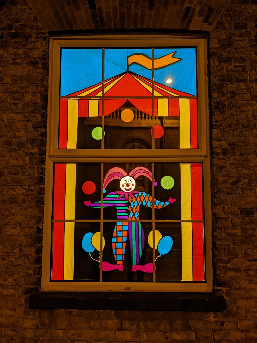 Into the 2nd night of   #WindowWanderlandEly and the weather forecast is looking good so far! My mum visited specially to make our circus window 🎪🤹 hope those out tonight enjoy all the beautiful displays on show <a href="/windowwander/">Window Wanderland ✨</a> <a href="/BabylonArtsEly/">Babylon Arts</a>
