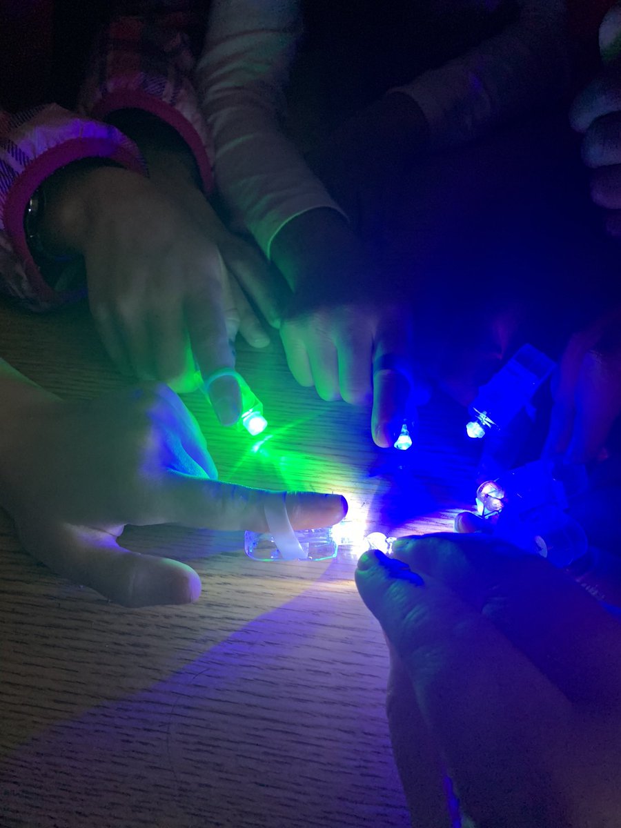 CarrieHester96's tweet photo. Using finger lights to practice writing letters and then saying the sounds they make. Fun way to incorporate #multisensory learning. @DranesvilleD https://t.co/Rj7Dws6e1X