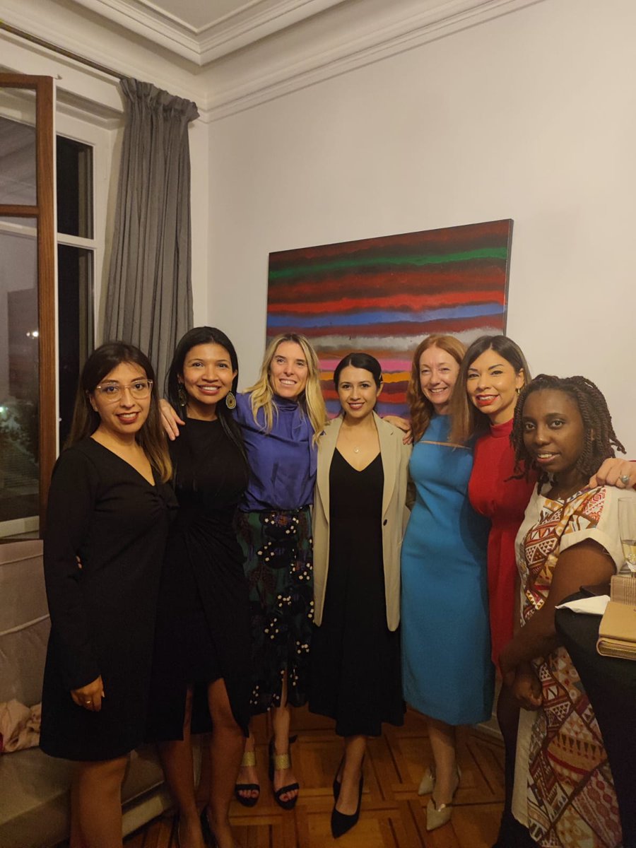 Lilu203's tweet photo. Beautiful and powerful women for their social impact, their scientific spirit, their leadership and contagious energy. Thank you for that. @IsabelMestres @henshall_susan #LPWO!!! https://t.co/RCDbFrwQ3w