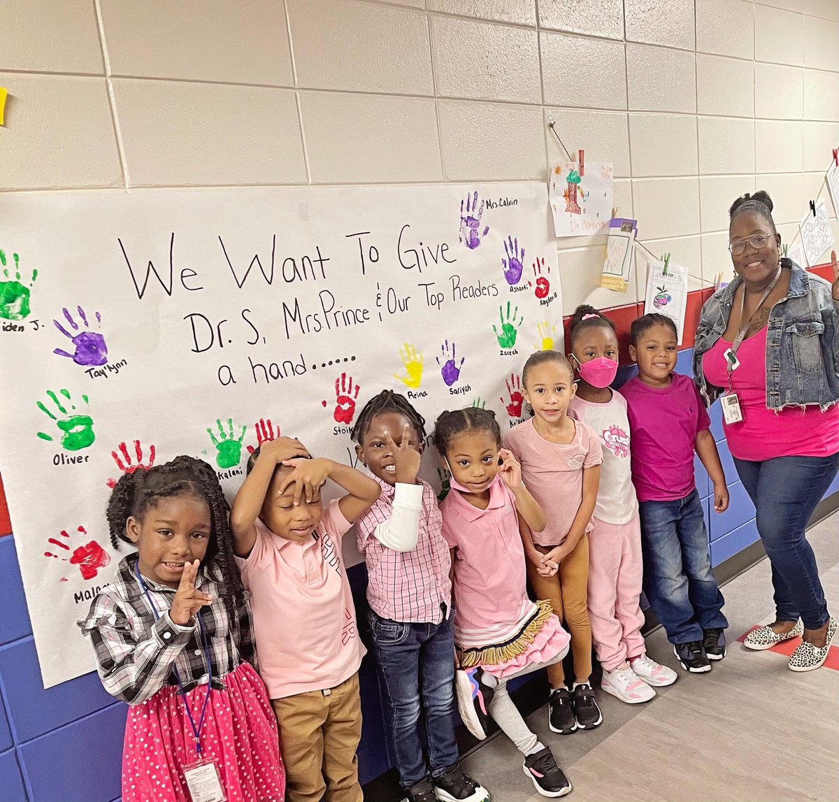 FLE_Explorers's tweet image. ✨🎉🎊🎉There was indeed a celebration today at FLE! We celebrated our Teacher of the Year, Our Top Readers and Our Principal for National Principal’s Month!!Congratulations to each of them!! 🎉🎊🎉#DreamBelieveAchieve  #CultureOfCelebration