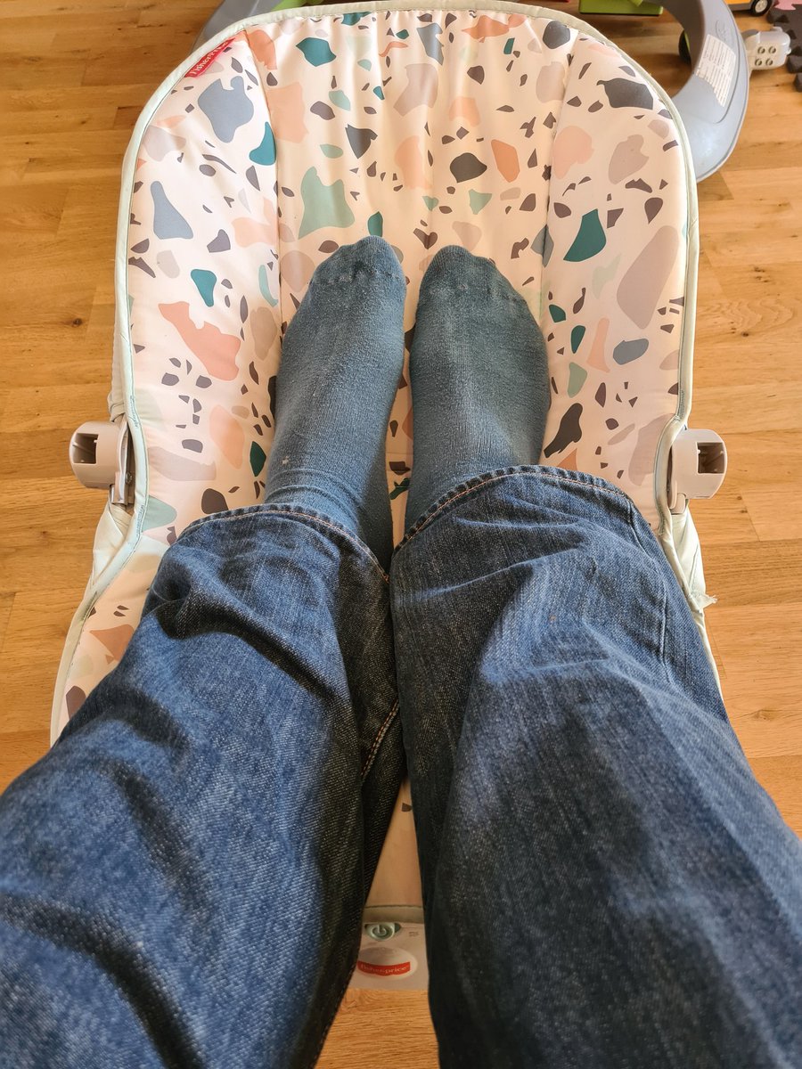 Þegar sá stutti hvílir sig í hádeginu. #tasumyndir #ekkialliráTene