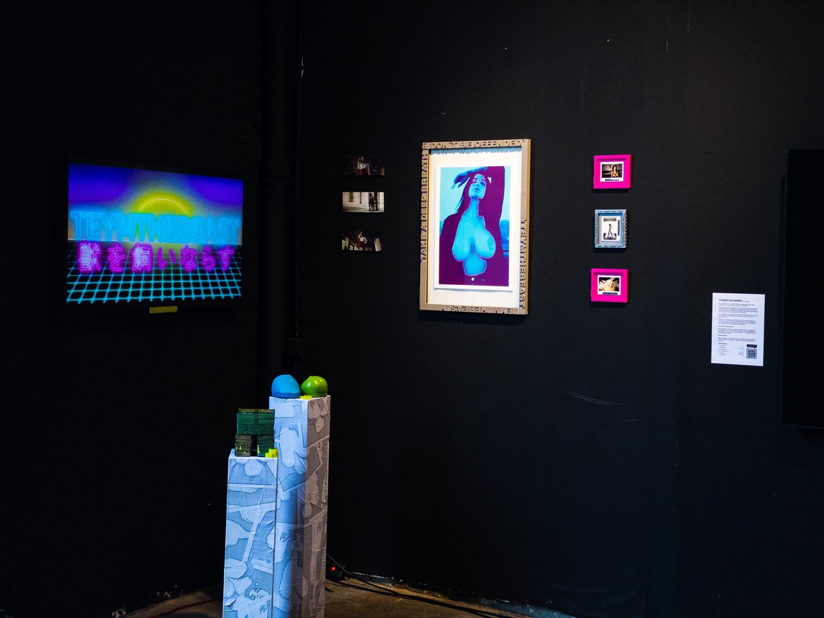 teymthebeast's tweet photo. A late GMGM frens. Last pieces are up. Cleaned up and ready to rock our opening today. #metagenesis #artfartygallery #teymthebeast @collective_flux https://t.co/N8t0YtyNeD