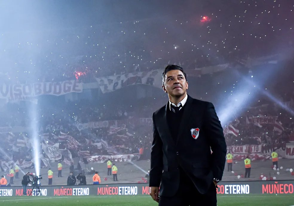 Fora dos Holofotes tweet media