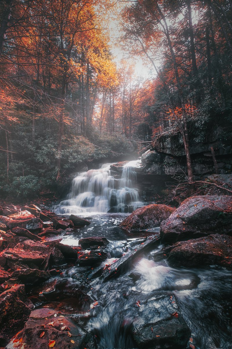 bryanminear's tweet photo. a photo I took of some water falling. 🍂 https://t.co/qKqHNMXWcV