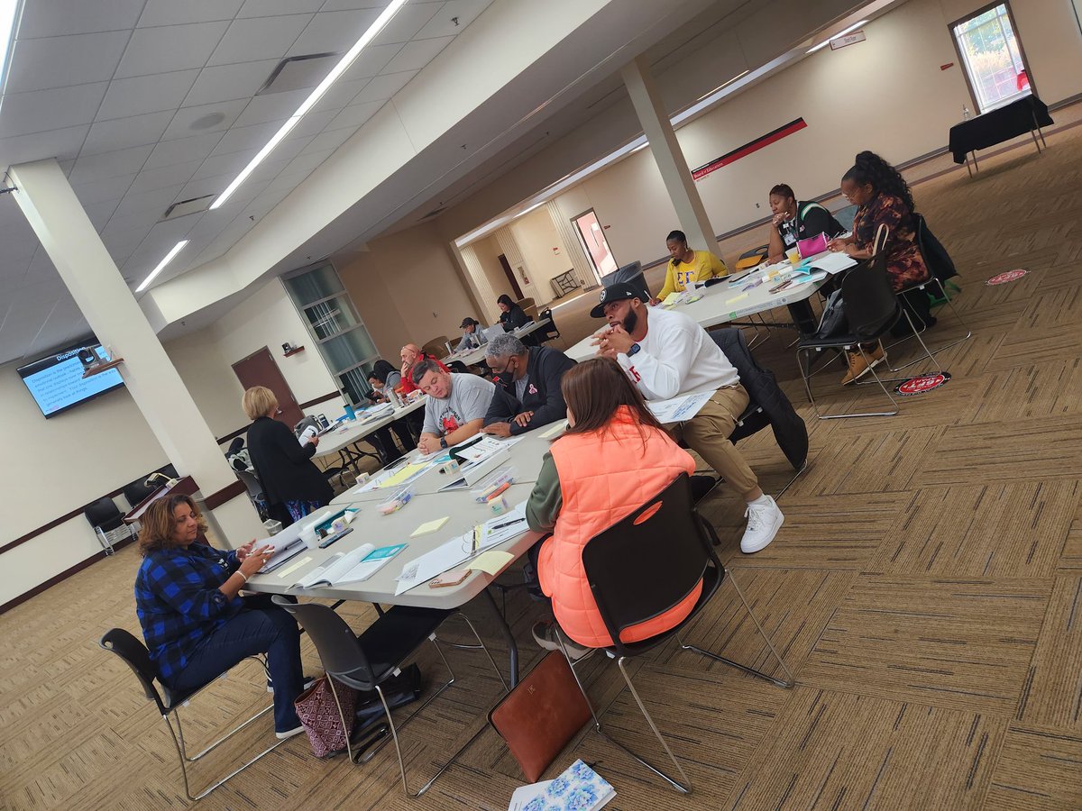 Trotwood Madison Leaders...get together on a Saturday for a deeper study of Hattie's 10 Mindframes for Teachers &amp; Leaders! Awesome group👏
<a href="/NathanWarnerK12/">Nathan Warner</a> <a href="/dr_revacosby/">Reva Cosby</a>