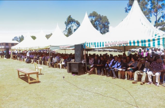 TaitumuJulius's tweet photo. 2/2
His immense contributions to the society will be missed,May his soul rest in eternal peace.
Joined Nkunga family &amp; friends,Our County Commissioner Mr. Ndunga,DCC Kirinyaga,Hon Fred &amp; other leaders during burial of lt Peter Muturia at Mwerongundu Pry Sch grounds,Antuambui Ward https://t.co/3h4svNablu