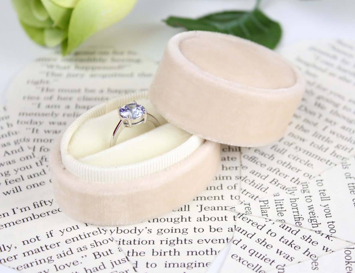 thefamilyjoolz's tweet photo. How about a #champagne #ringbox to go with the champagne at your #wedding? The perfect #ring box for any special day. Get yours today! https://t.co/YOoIzGwtOv #rings #weddingringbox #proposalringbox #ringbearerbox #jewelrybox #handmadegifts #gift #bridalgift #weddinggift https://t.co/6uo27bYWnj