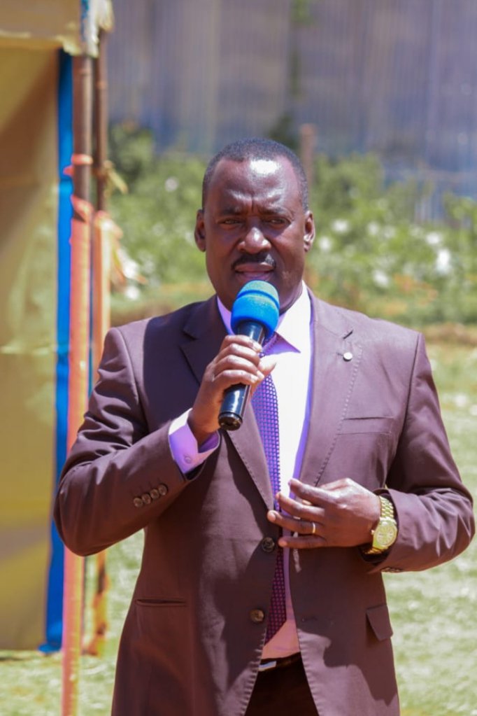 TaitumuJulius's tweet photo. Late Peter Muturia Nkunga was prolific administrative leader who worked hard to make sure that security status of various Govt departments he had worked on brings best to the people of Mwea East subcounty he led as DCC and our nation at large. 
1/2 https://t.co/aCmXuKCGfA