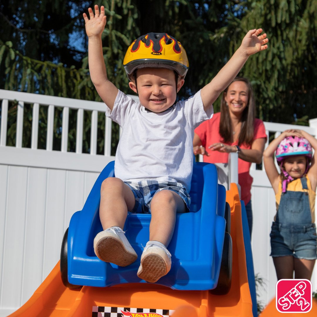 Saturyay!!! #Step2Kids #Outdoorfun #momlife #toddlerlife #parenting #happykids #Weekend #weekendmood #backyardgoals