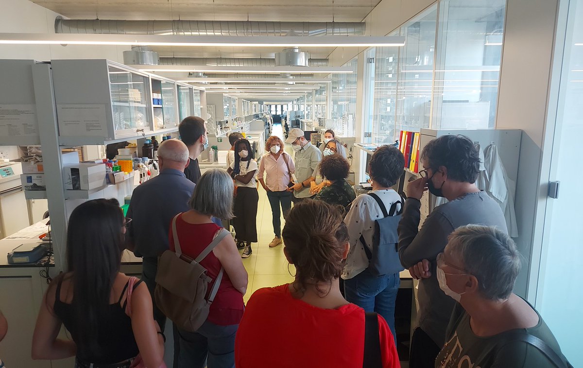 IRSantPau's tweet photo. 🟢 Un edifici sostenible, desmuntable i convertible des d'on investiguem molt a prop teu al #SantPau -  Campus Salut #Barcelona

Visita avui l'#IIBSantPau durant el @48hOpenHouseBcn. Arquitectura, ciència i ciutat al teu abast! 🙌

#ambtufemrecerca 🔬 #OHB22 https://t.co/W2CYP3Pcxe