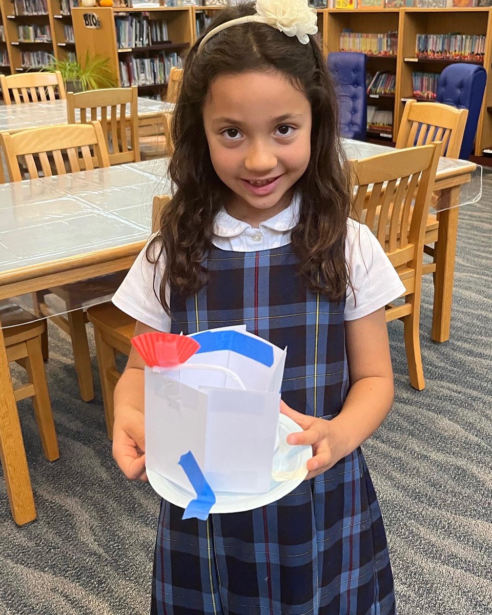 MercymountCDS's tweet image. Makerspace Club - fostering innovation through hands-on experimentation!  Persistence, invention, and collaboration helped to complete the challenge of building a perch that was comfy, sturdy, and tall enough for Mrs. Montgomery's bird Wilfred to sit on.  Great job, Mustangs!