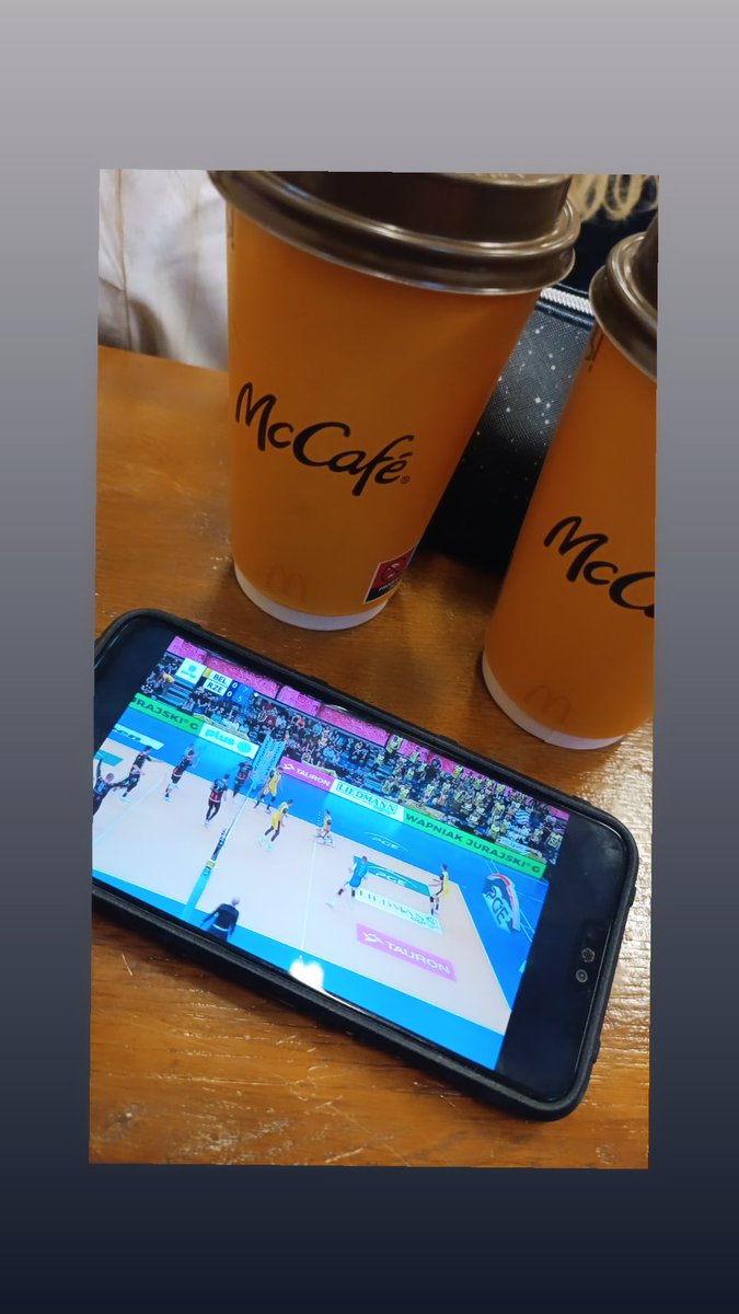 Jul_ka99's tweet photo. Na studiach też trzeba sobie radzić 😅

#GoSovia ⚪🔴🐺 https://t.co/uIA4gWIquM