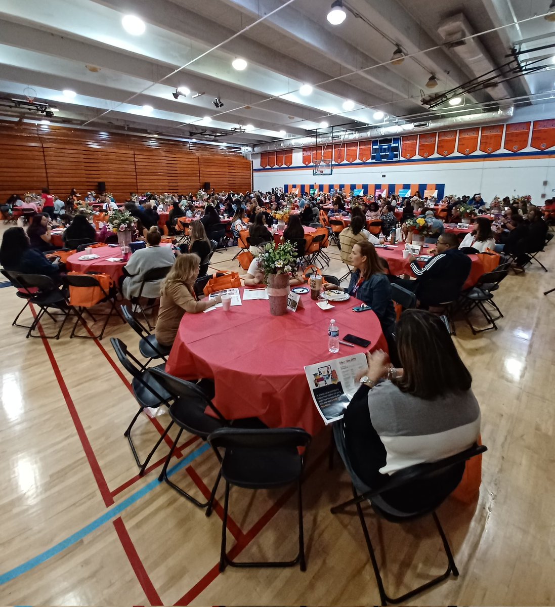 EducationFund's tweet photo. Good morning! We're at the 2022 Idea EXPO with 450 @mdcps educators. Thank you Hialeah Miami Lakes Senior High for hosting us.  #ideaexpo2022 https://t.co/1fmJByky2m