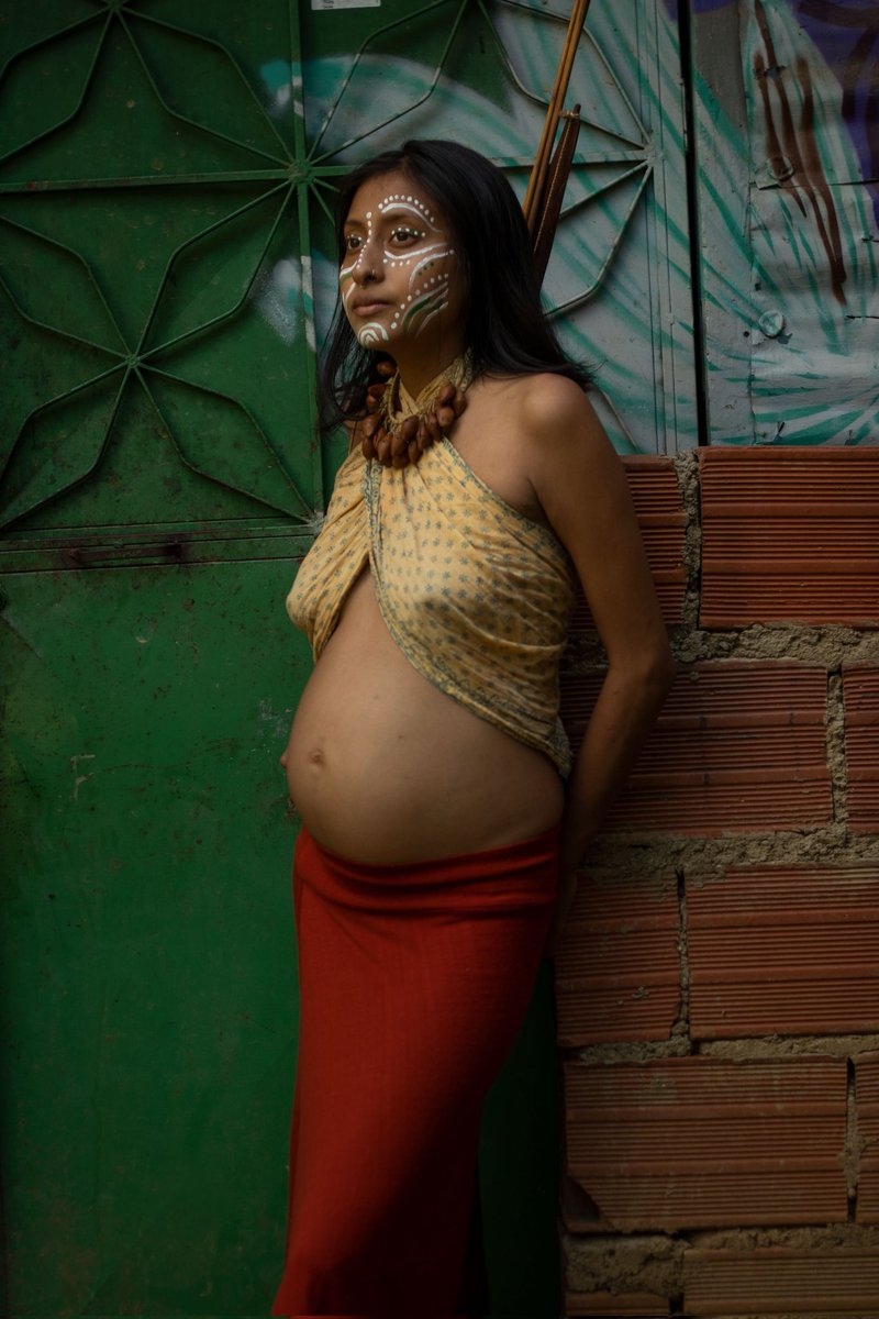 Hija de la madre tierra.
La cuidamos como ella nos cuida,
dadoras de vida.
Cuidar la naturaleza y los territorios
es parte de nuestra memoria colectiva 
Somos guardianas de la vida y la indentidad,
#arte #photography