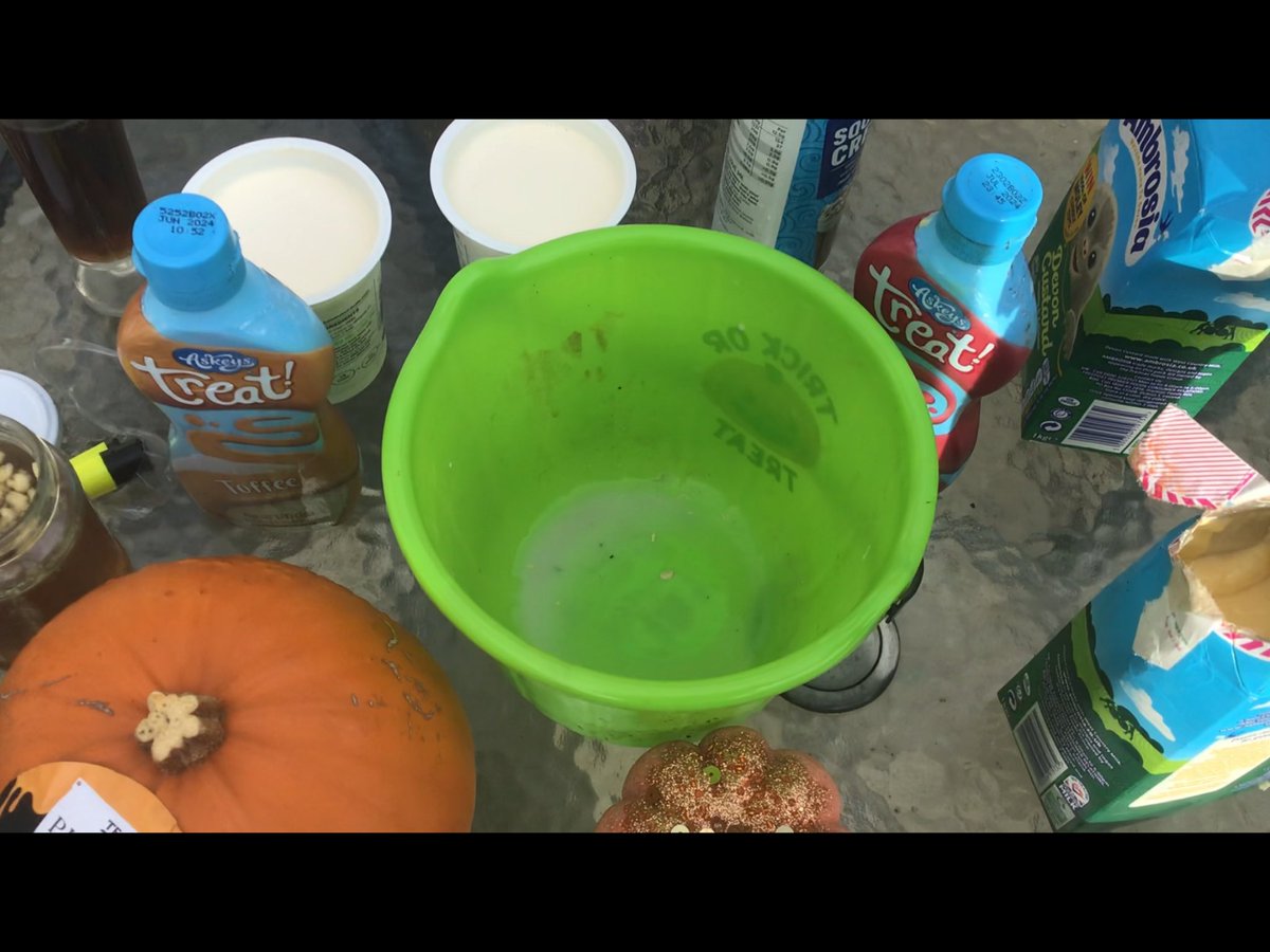 Messy4awareness's tweet photo. The Messy4MentalHealth Halloween special is now on YouTube 😀please check it out…it’s our best yet 😀 #MIND #MentalHealth #Messy https://t.co/UjKE5ETT2f