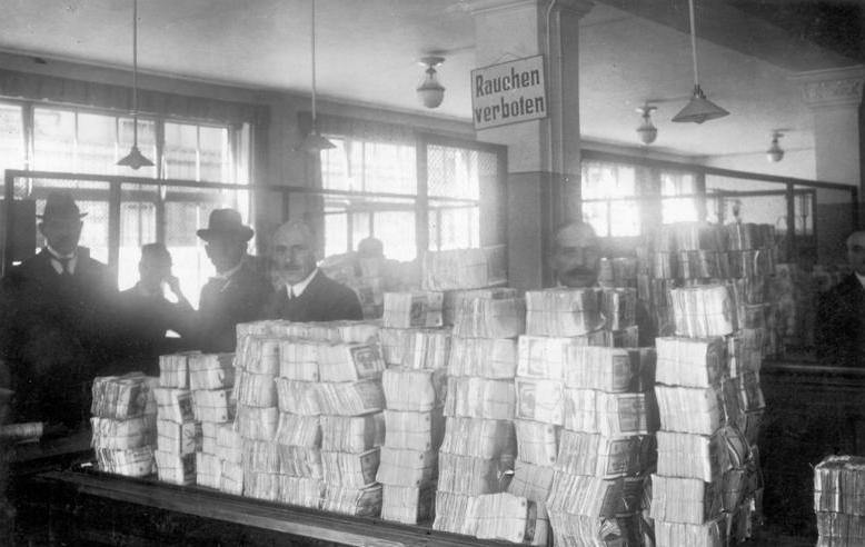 macrojack21's tweet photo. The collapse of fiat money might be closer than some think.

A thread on the current macro environment &amp; future money printing.

1/X https://t.co/J7JchJDO8C
