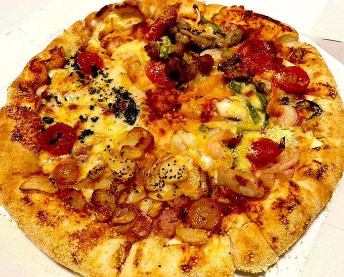 みんなに美女と食べたピザの写真を見せてあげます 