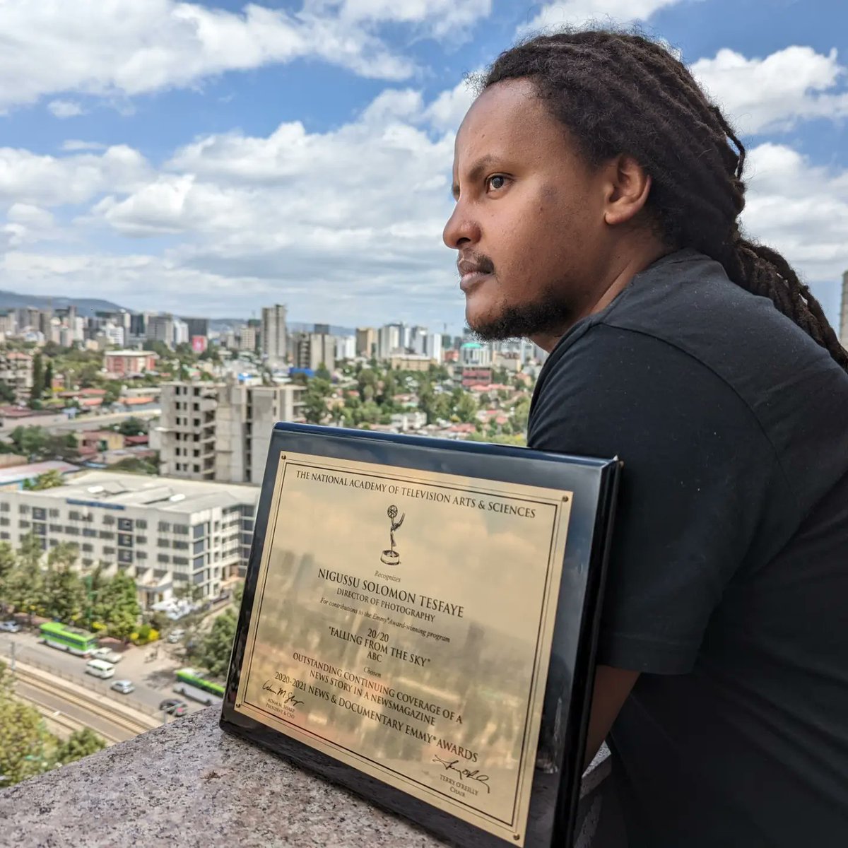 hadraahmed's tweet photo. Thank you @Jeberara1 &amp; @balagerutv for having us at your studio &amp; for the interesting discussion about our #emmywin and the project that we hold dear. Looking forward to seeing the final product.
@NigussuSolomon @nubia_media
#ethiopia🇪🇹 #ethiopianproducer #ethiopianvideographer https://t.co/Fc2fXOJk8V