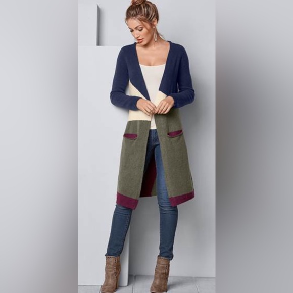 candi_irvin's tweet photo. So good I had to share! Check out all the items I'm loving on @Poshmarkapp #poshmark #fashion #style #shopmycloset #venus #veilalala #mersea: https://t.co/GY2BoaaEY7 https://t.co/FATqrx7HoX