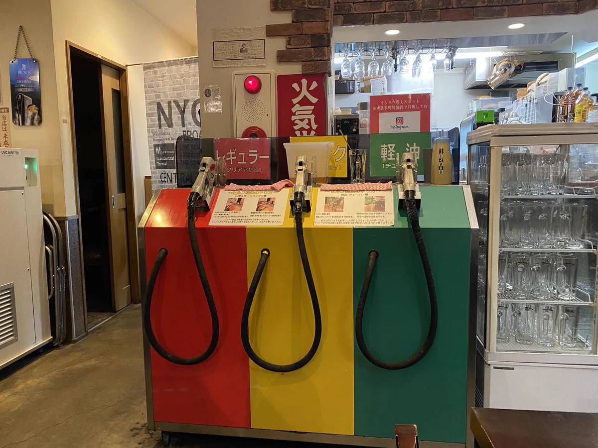 一度でいいから行ってみたい！『ガソリンスタンド』そっくりな『居酒屋』が話題♪