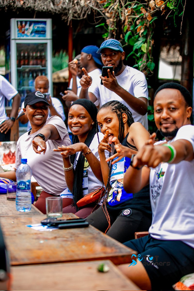 TOTRunners's tweet photo. This is how we do.Happy people,happy family.
#TOTRunners
#TOTRunnersFunRun https://t.co/bzdfyoDNuf