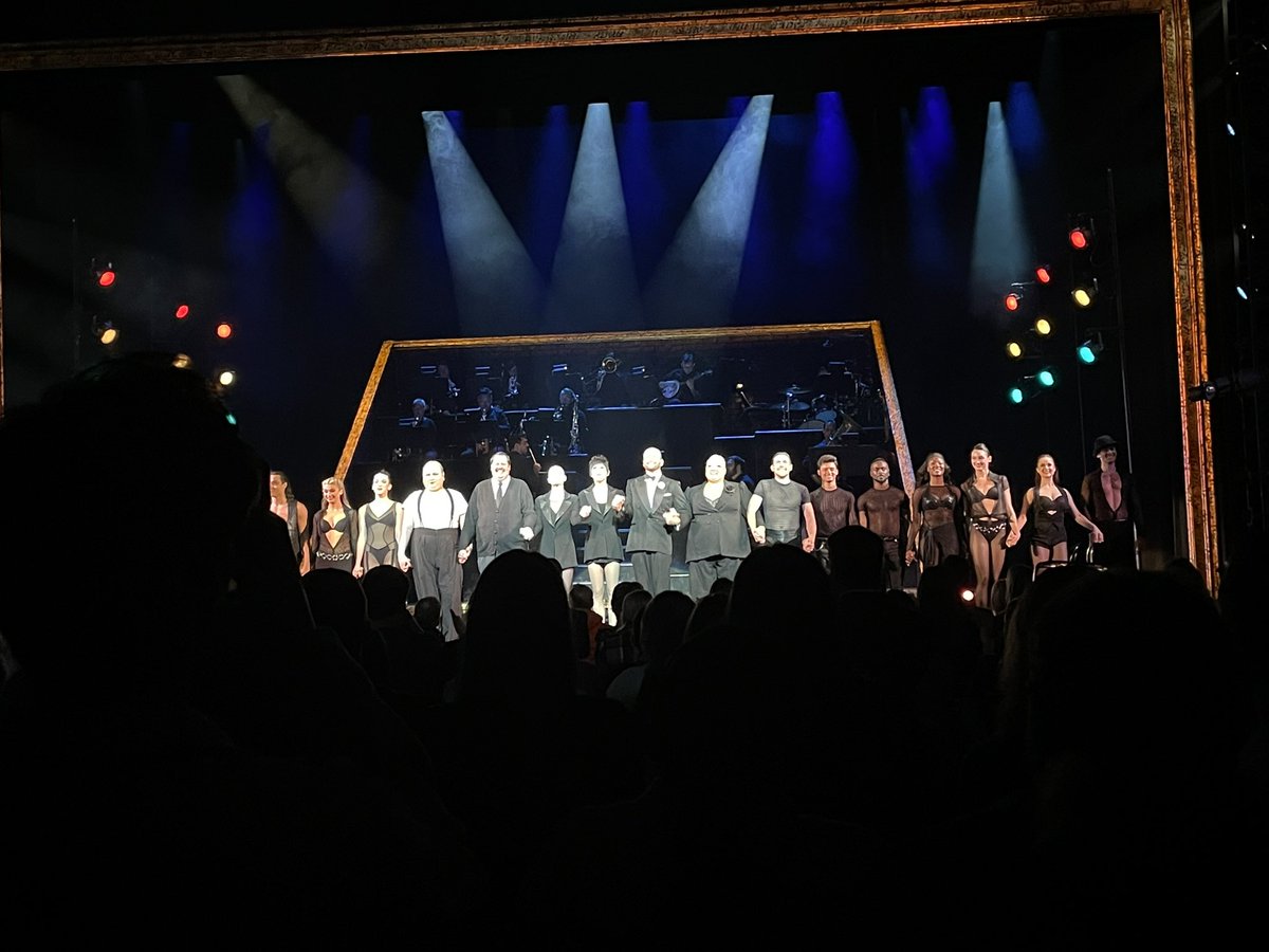 outaboutatl's tweet photo. Don’t miss the chance to see #Chicago this weekend at @TheFoxTheatre. Such a fun show! https://t.co/UCLhjK7edS