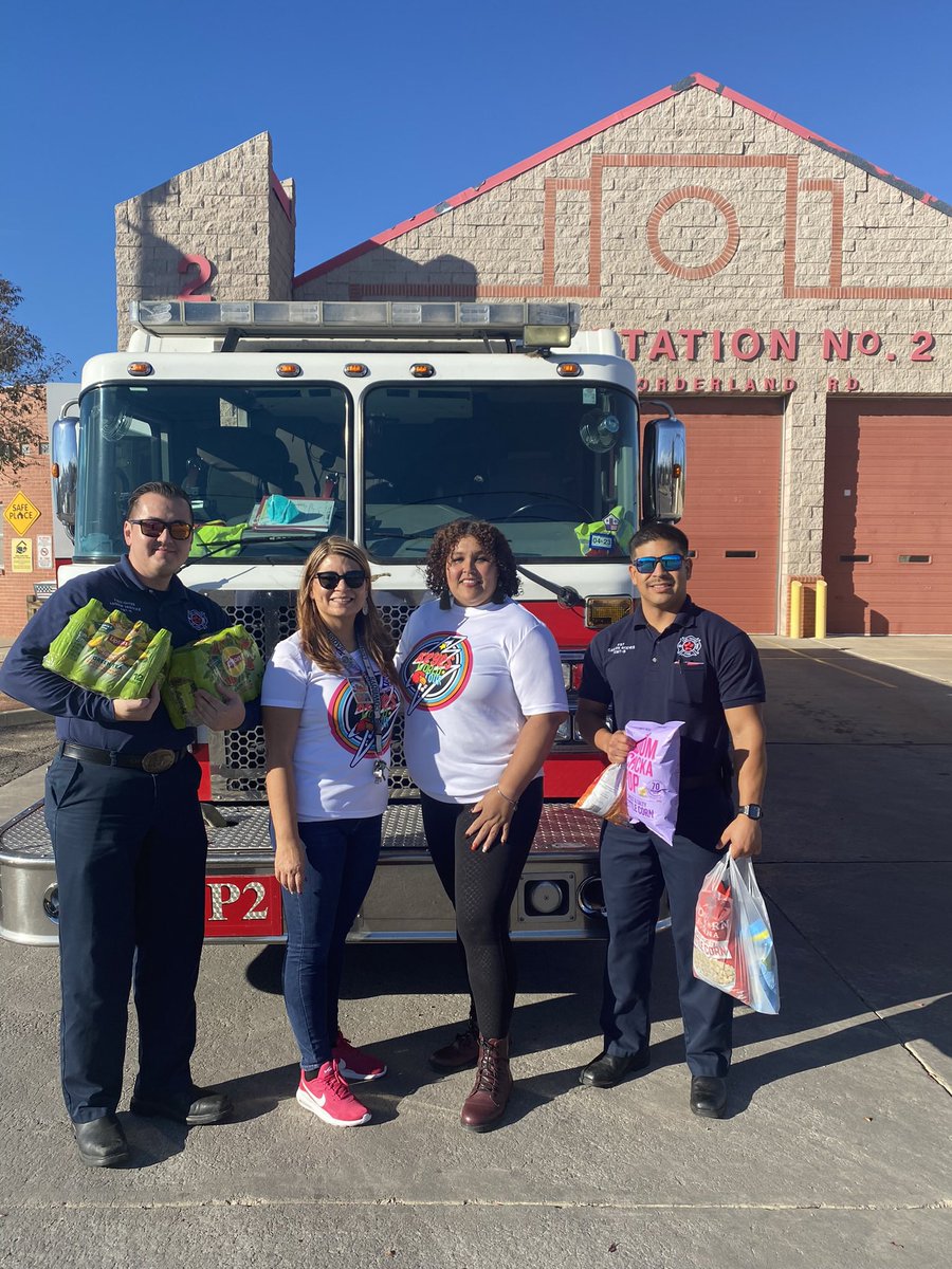 DebbieH05770062's tweet photo. Supporting our local firefighters-heroes🚒@ReyesElementary @cduran1427 https://t.co/iGY7TmbAJ0