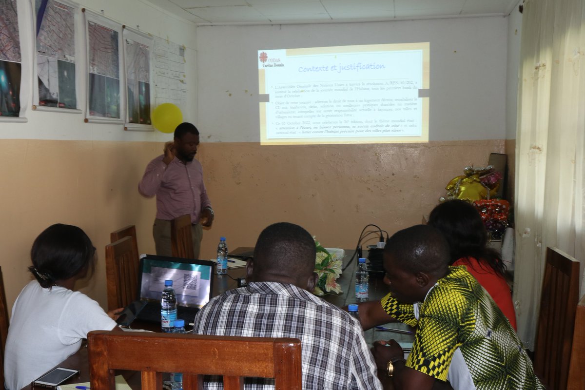 AqpProjet's tweet photo. #codascaritasdouala
@AqpProject
"Fighting against #precarioushousing for #flatcities: the essence of the restitution of the work of the #housingweek that took place in Bertoua from 26 September to 3 October 2022. https://t.co/ZFSoO4vPcA