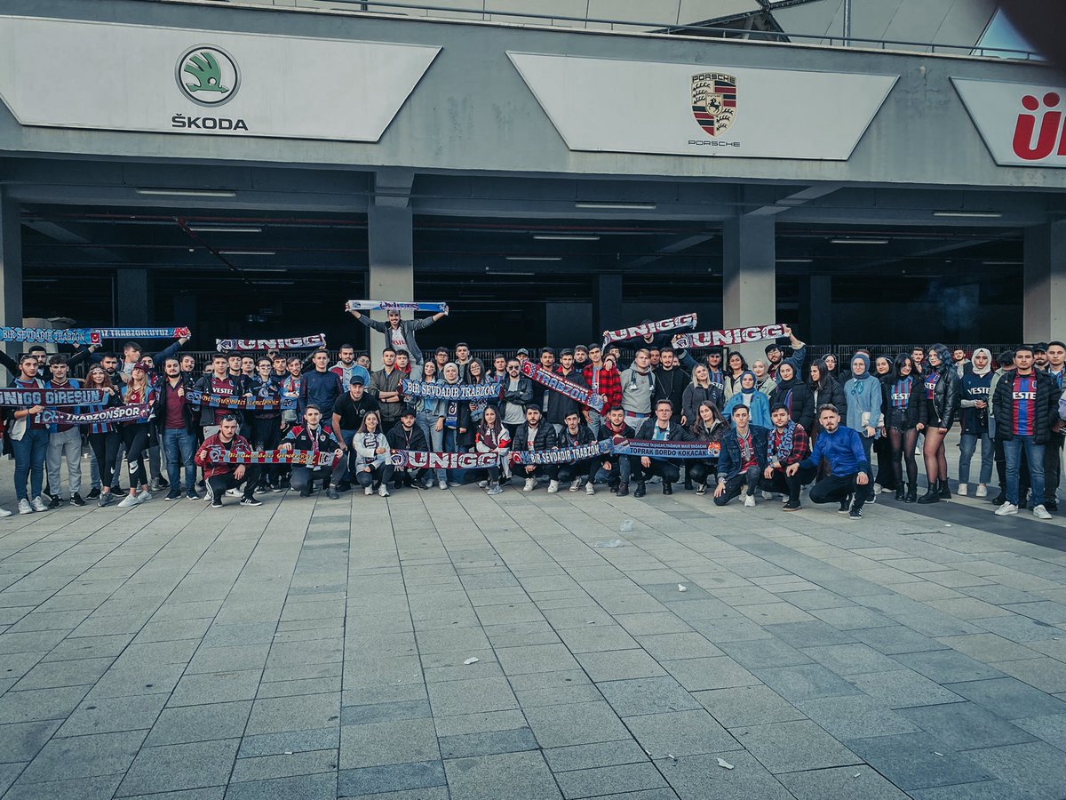 uniggresmi's tweet photo. Büyük Üniversiteli Trabzonsporlular Ailesi Sivasspor maçı için Trabzon’da!

#ÜniversiteliTrabzonsporlular https://t.co/rNieQpqwEA