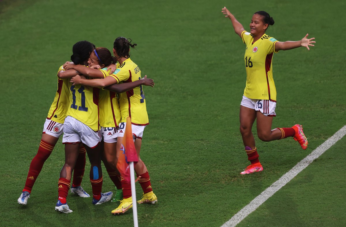 FIFAWWC's tweet photo. Into the #U17WWC semi-finals @FCFSeleccionCol go! 🙌🇨🇴

#KickOffTheDream https://t.co/hPChXL79TJ