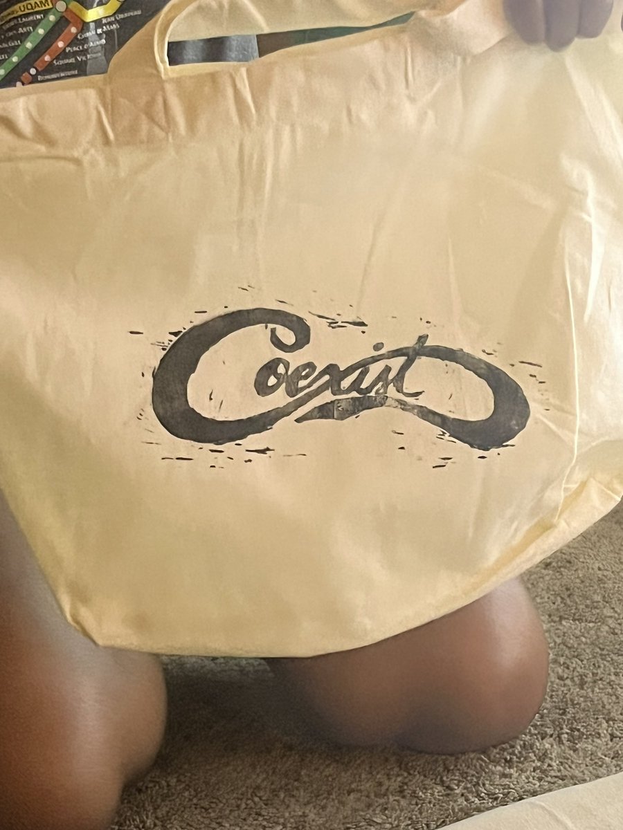 LordCaesar887's tweet photo. First bag, learned as we went, shout out to @camillionsart for the literally making it happen 🛍 https://t.co/7uau4WNaoh