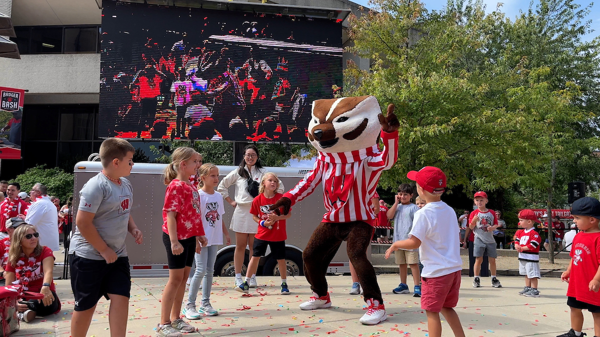 Bucky 🦡 Brats 🌭 Beat the Boilermakers 🏈 We are so excited to welcome Badgers, both old and new, to gameday's best tailgate at Union South, today (10/22) at 12PM, featuring the spirit squad, marching band, food, music, and more: bit.ly/3zecWc6 ❤️