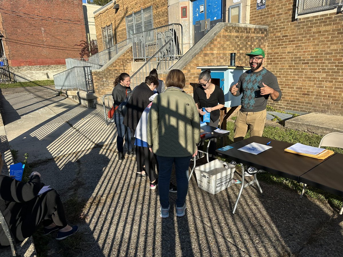 ❤️Saturday morning, let’s go knock some doors for @JoshShapiroPA, @JohnFetterman and Dems up and down the ballot! 💪💪 @AFTunion @UFT @PhillyAFLCIO #phled #aftvotes #unionyes