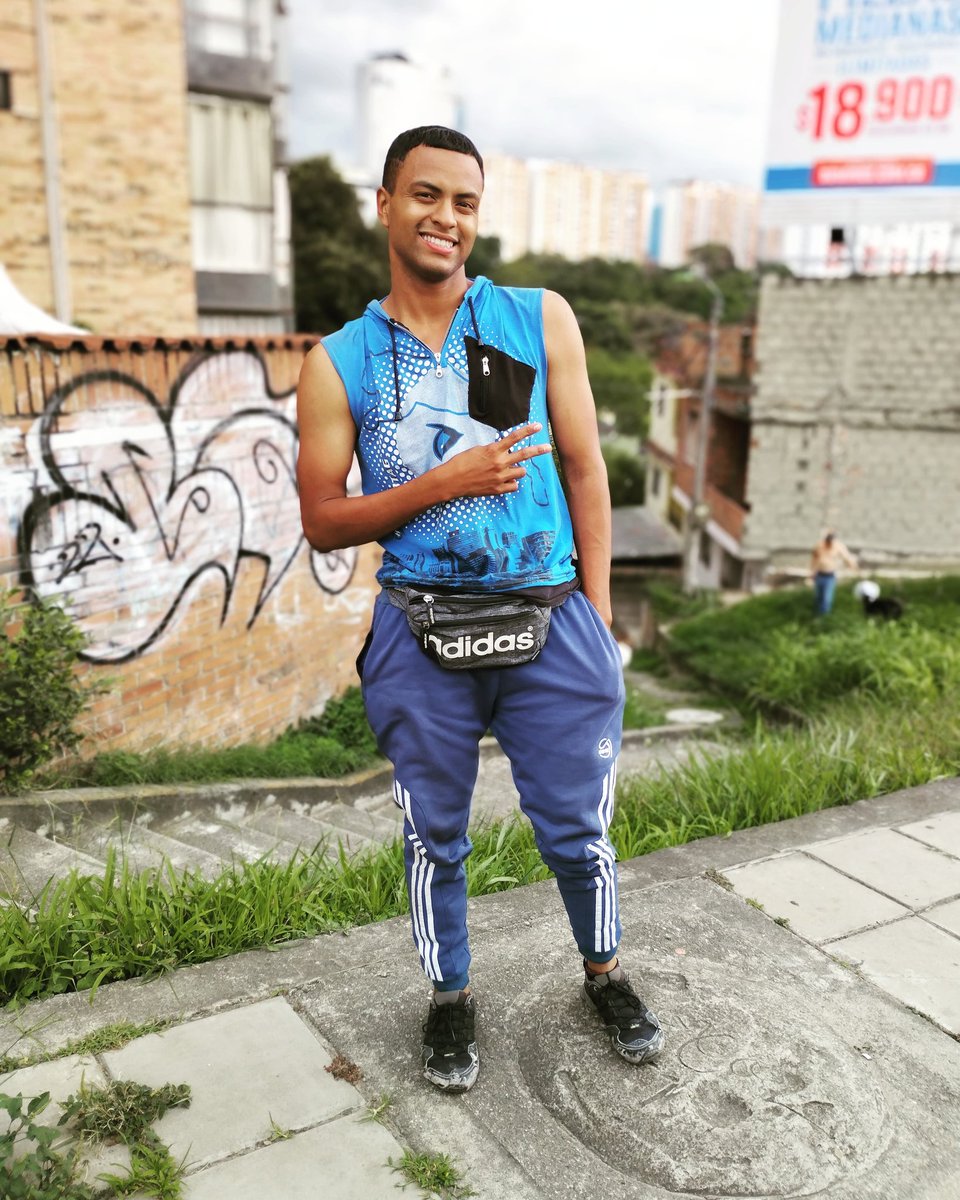 geral2428's tweet photo. Estaba corriendo por alguien
Que por mí ni estaba caminando

Letra: https://t.co/LJcpZP7xtZ https://t.co/HwGB68j64W