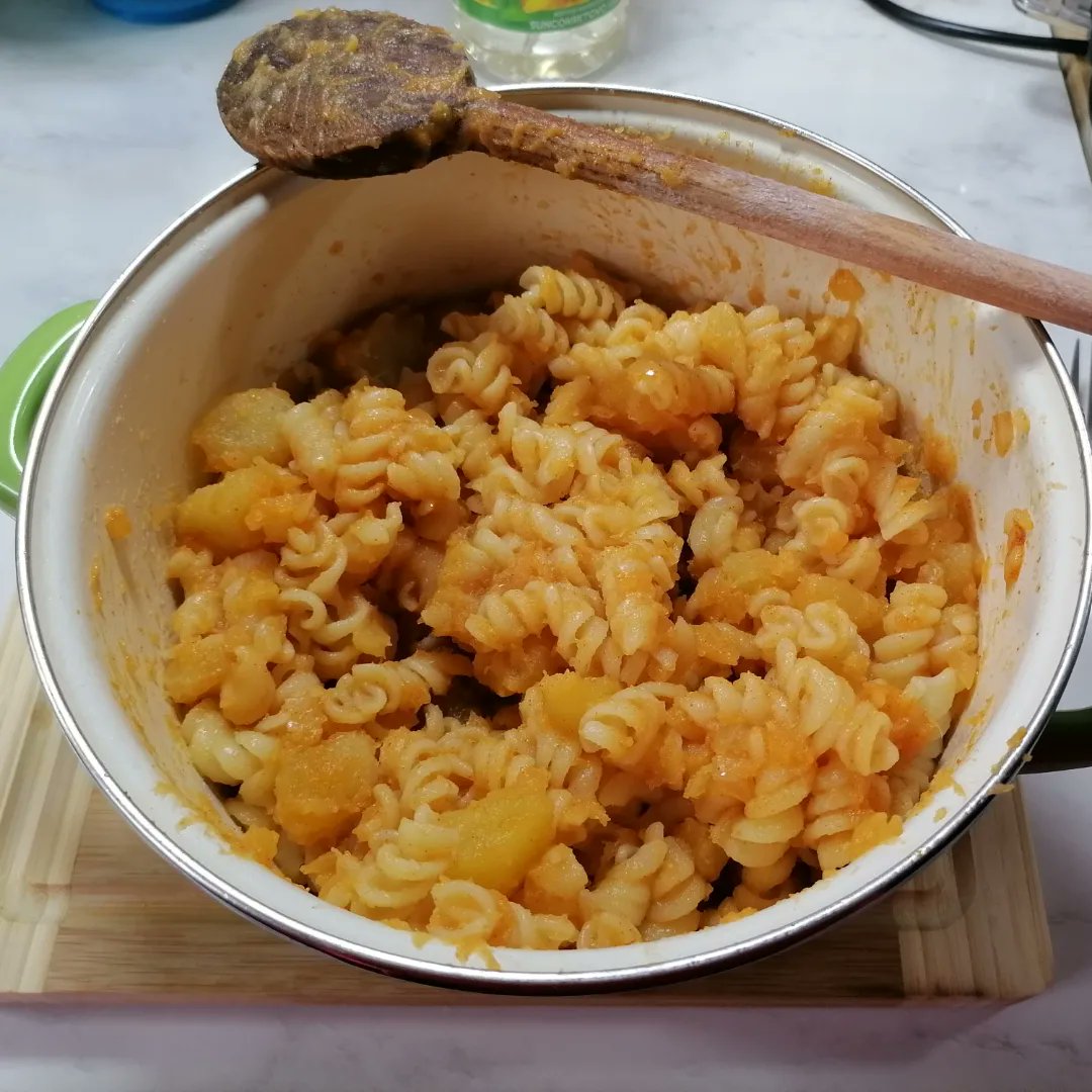 MaliSlatkis2's tweet photo. Testo sa krompirom

Yt link :
https://t.co/4205SsSyPE

#hrana #kuhinja #ručak #konyha #etél #krompir #POTATO #potatoes #ebéd #lunchrecipe #food #KITCHENKINGDOM #lunch #Lunchtime #recept https://t.co/mroilMSTKp