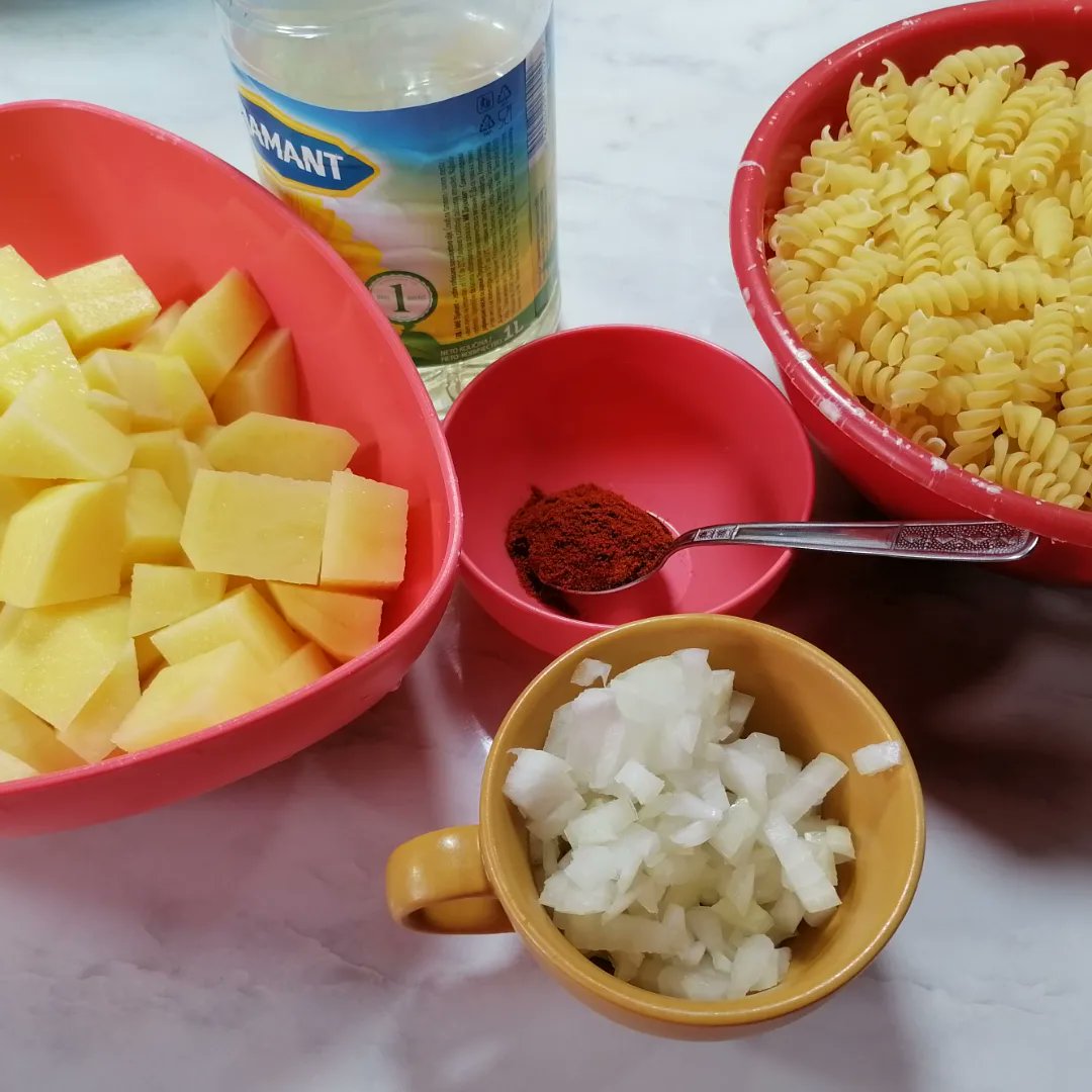 MaliSlatkis2's tweet photo. Testo sa krompirom

Yt link :
https://t.co/4205SsSyPE

#hrana #kuhinja #ručak #konyha #etél #krompir #POTATO #potatoes #ebéd #lunchrecipe #food #KITCHENKINGDOM #lunch #Lunchtime #recept https://t.co/mroilMSTKp