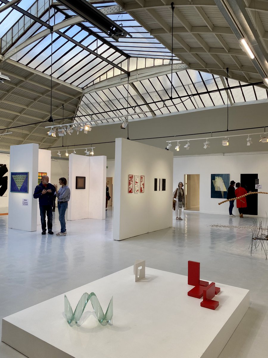 Guiguiii94's tweet photo. Le salon se poursuit également à l’espace Commines, ancien entrepôt industriel de la fin du XIXe, à deux pas du Cirque d’Hiver. Que de découvertes ! https://t.co/dvxH8GYbxv