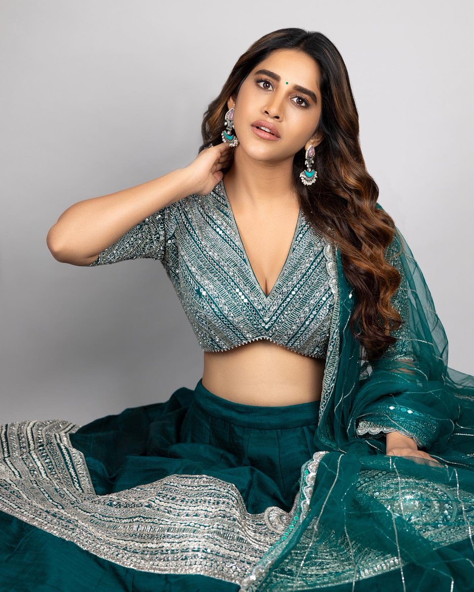 NabhaNatesh's tweet photo. Starting Diwali celebrations a little early ⭐️⭐️🪔🪔 https://t.co/TX0hJqkQ35