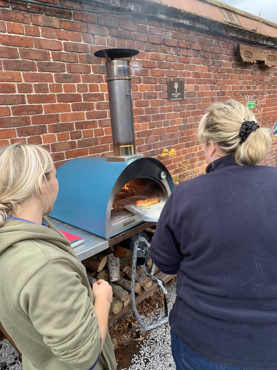 GGWirral's tweet photo. Volunteers on our Going Away With #GAW &amp; Outdoor Skills sessions today! #dutchoven #honeystove #pizzaoven 😋 @Girlguiding_NWE @Girlguiding https://t.co/w3wBuVLhae
