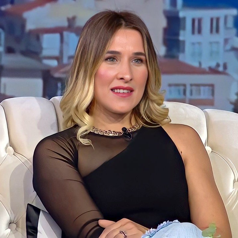 Çok güzelsin çok özelsin kraliçem 😋🤍
<a href="/sedaocak85/">Seda Ocak</a>