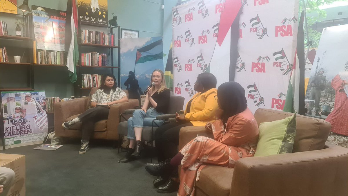 jaded_activist's tweet photo. Honoured to engage in conversation with such incredible women doing such incredible things ✊🏽 
Officially your Deputy Minister of Menstruation 😉 https://t.co/Jc551mFkiu