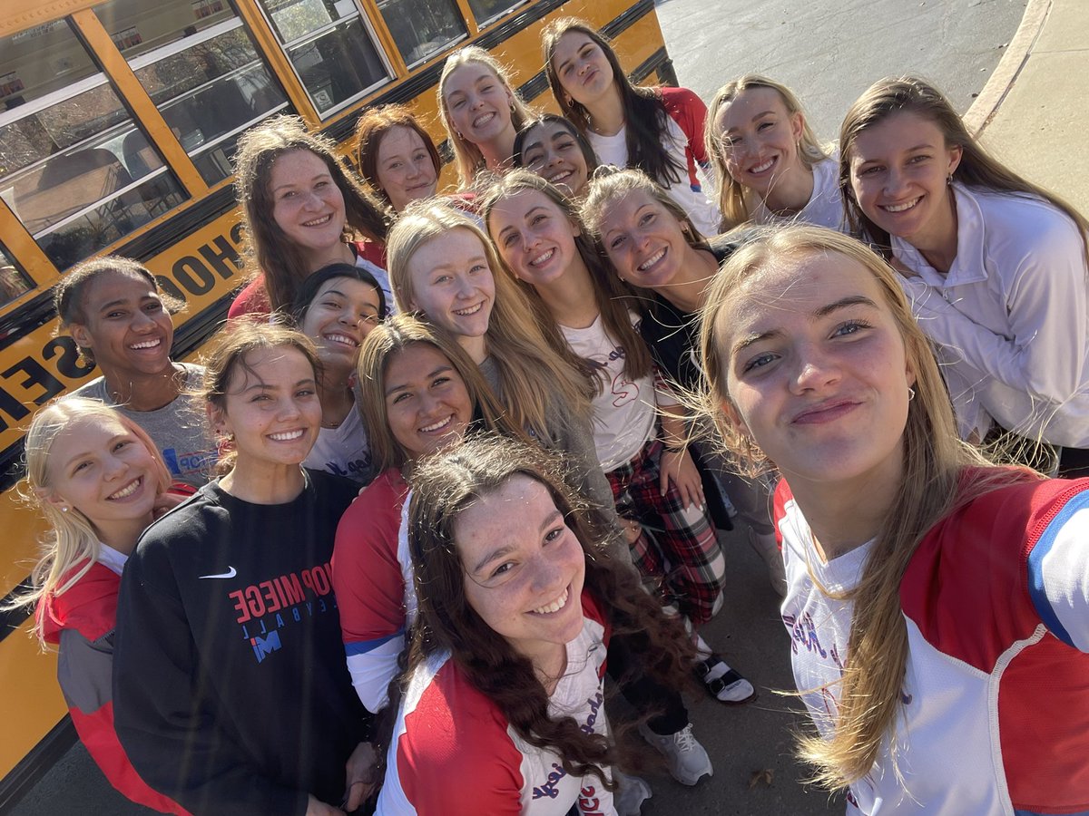 Bishop Miege Volleyball 🏐 tweet media