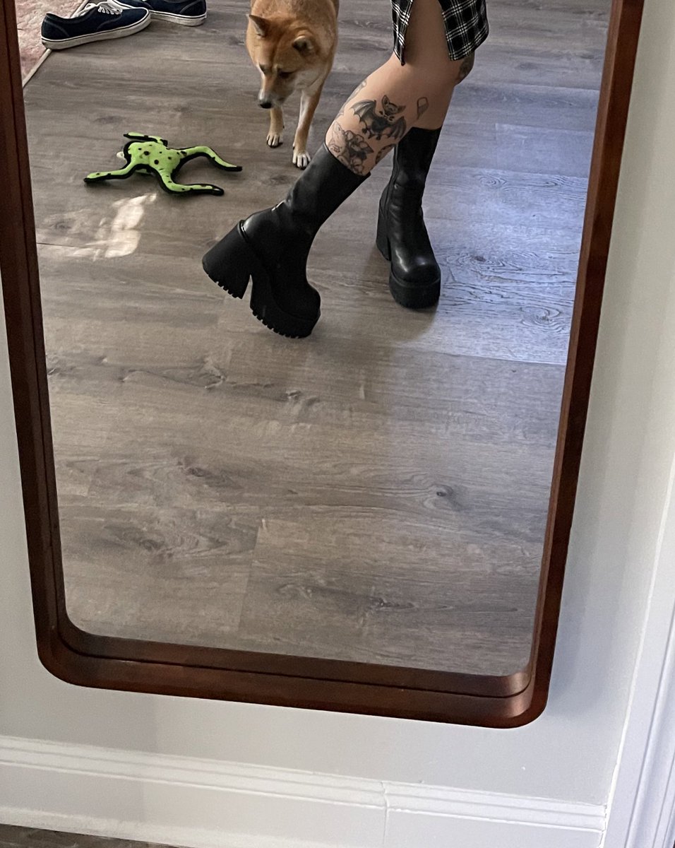 lapzersus's tweet photo. Anyways look at my new nut stompers https://t.co/t2S9FSTR5g
