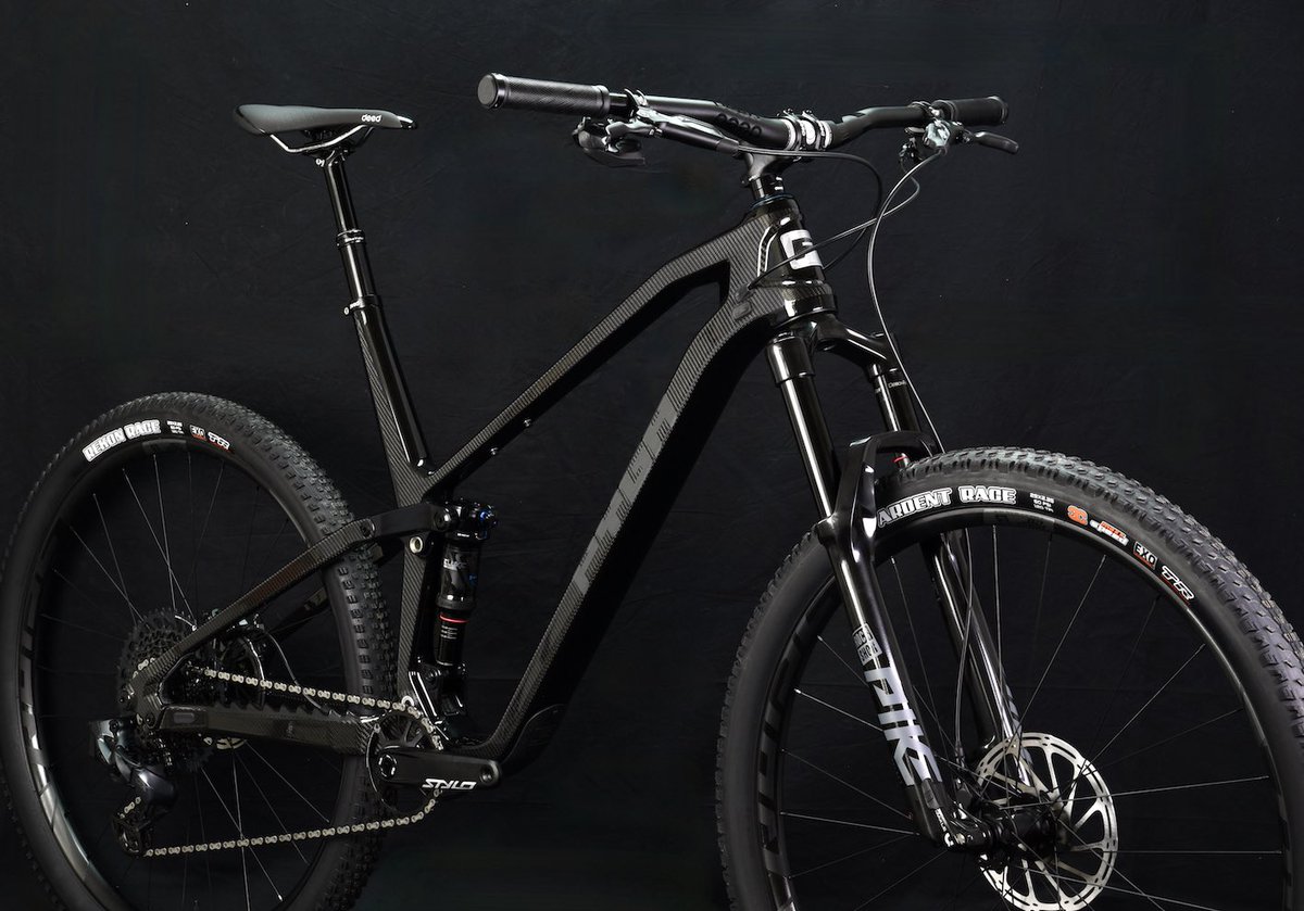 TREAD_Media's tweet photo. PYGA MOBU - THE DISRUPTOR
What’s so special about the Pyga Mobu? Besides being designed &amp; made in SA – &amp; the bike that carried Phil Buys to the SA XCO &amp; Marathon titles in 2022 – it’s one of the most versatile bikes you can buy. Here’s why…
[Partnership]
https://t.co/7b2ola63US https://t.co/UdwYu43zJI