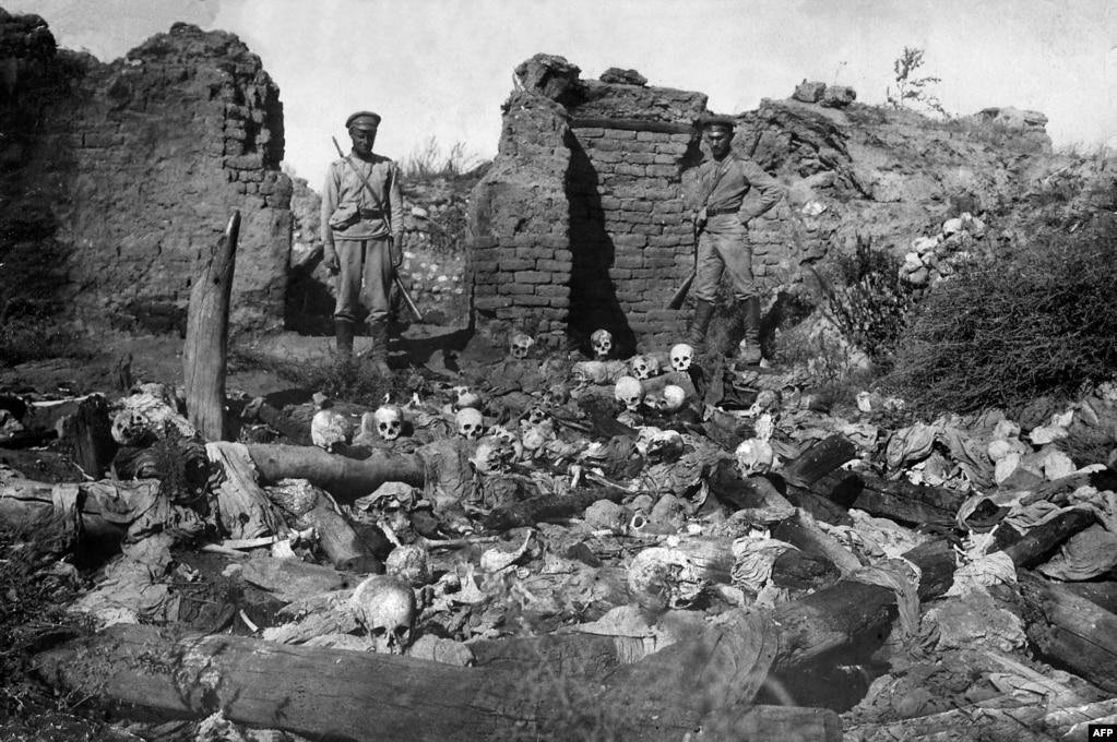 TheYezidi's tweet photo. Most of the #Yazidis of #Armenia arrived with the wave of refugees who fled the massacres carried out by Ottoman Turks in 1915-23. More than 1 million #people https://t.co/Q81DhlzgnZ