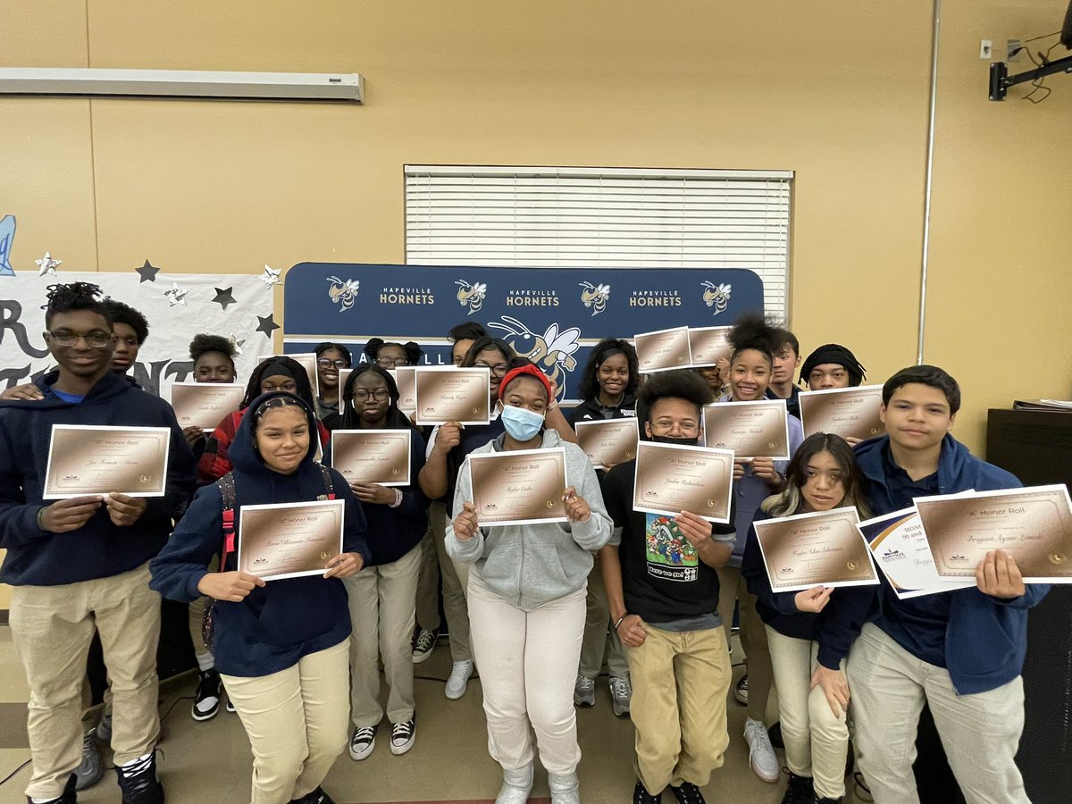 TheHCCAHornets's tweet photo. Hornets (grades 10-12) who made All A’s SPR22!!🥳🌟🐝💙 https://t.co/zQQdzdzD58