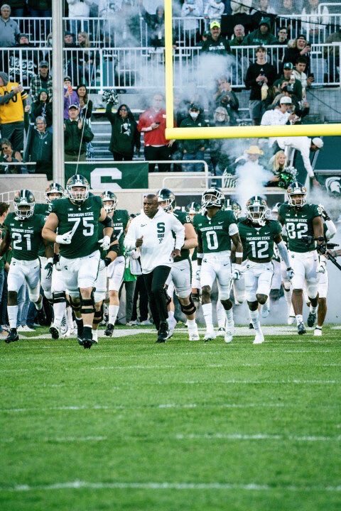 Alexgraham__3's tweet photo. Beyond Blessed to Receive an Offer from Michigan State University!!💚🤍  #GoGreenGoWhite #AGTG @thomaswilcher @CoachRush_CTFB https://t.co/5hkXVymwTQ