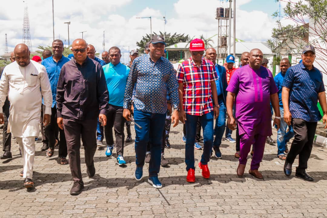 Spotlight_Abby's tweet photo. One of the most important things you can do on this earth is to let those who're vulnerable, to know they're not alone. ❤❤❤

Our trailblazer, HE Peter Obi, visits flood victims in Bayelsa State. He was received by Governor Diri. #NigeriaFloods #POinBayelsa https://t.co/uyqLAs2vCG